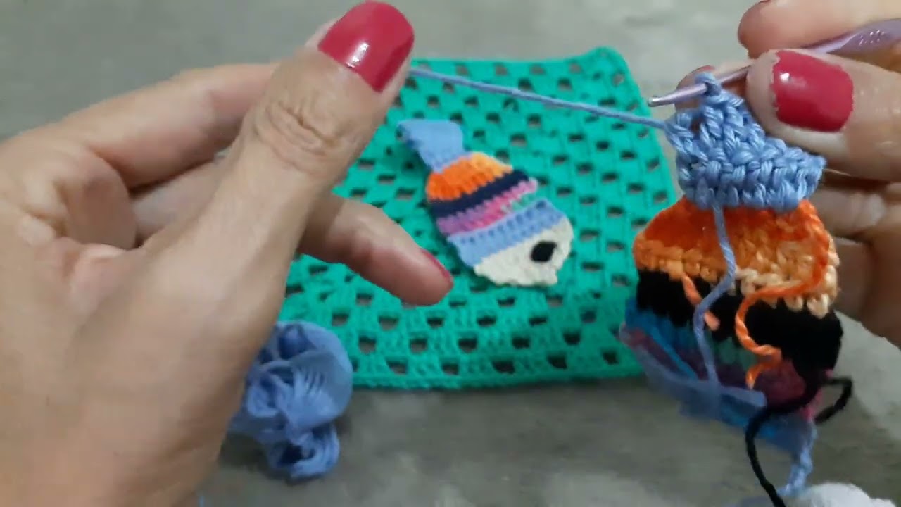 Como fazer peixe em  crochê # aplicação #vestido Camila Queiroz