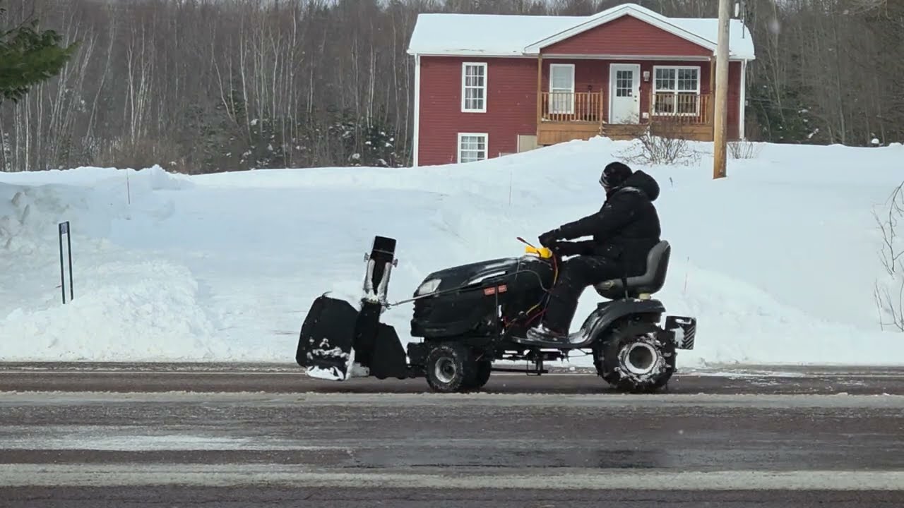 Snowblowing a foot of snow where my daughter didn't shovel it #snowblowing #craftsman #snowfall 