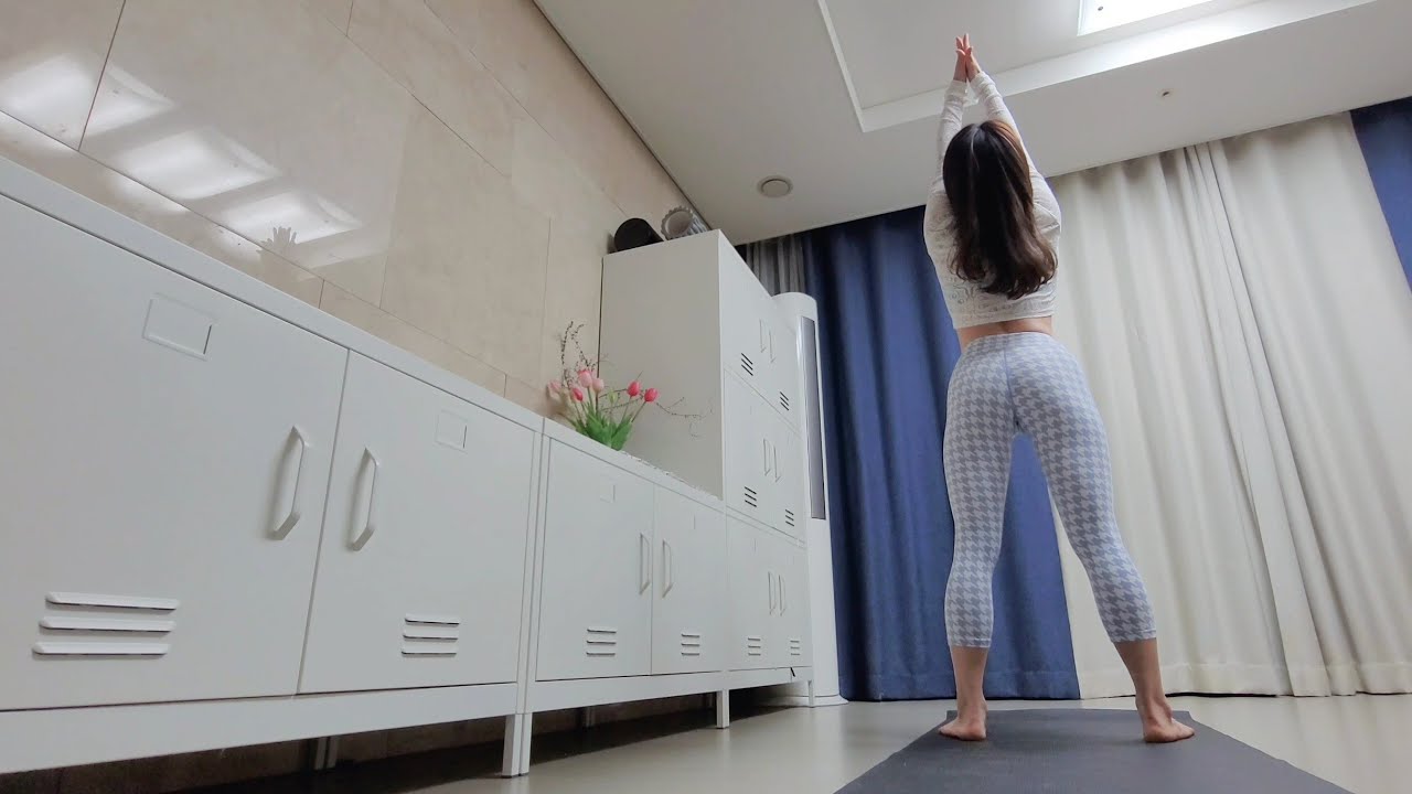 [일일홈트22] 근력운동 w/사이드런지 and 릴랙싱 요가 Side lunge and yoga