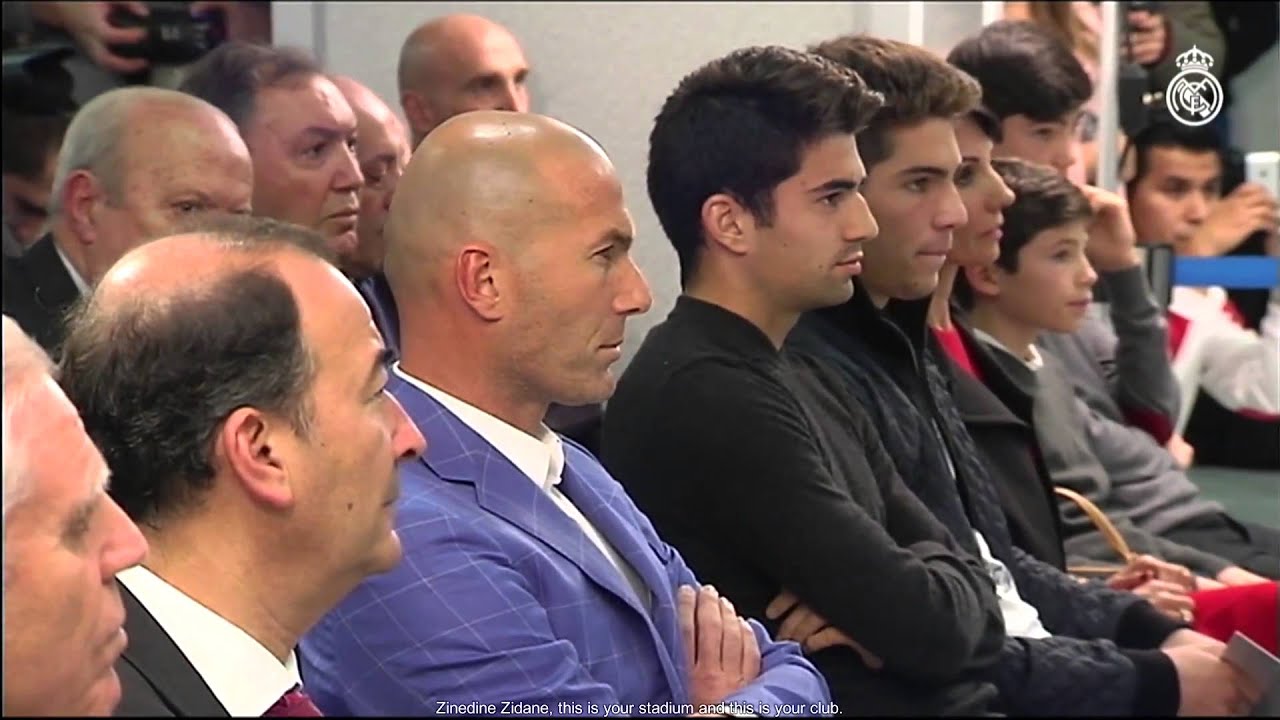 Florentino Pérez presents Zinedine Zidane as the new Real Madrid coach