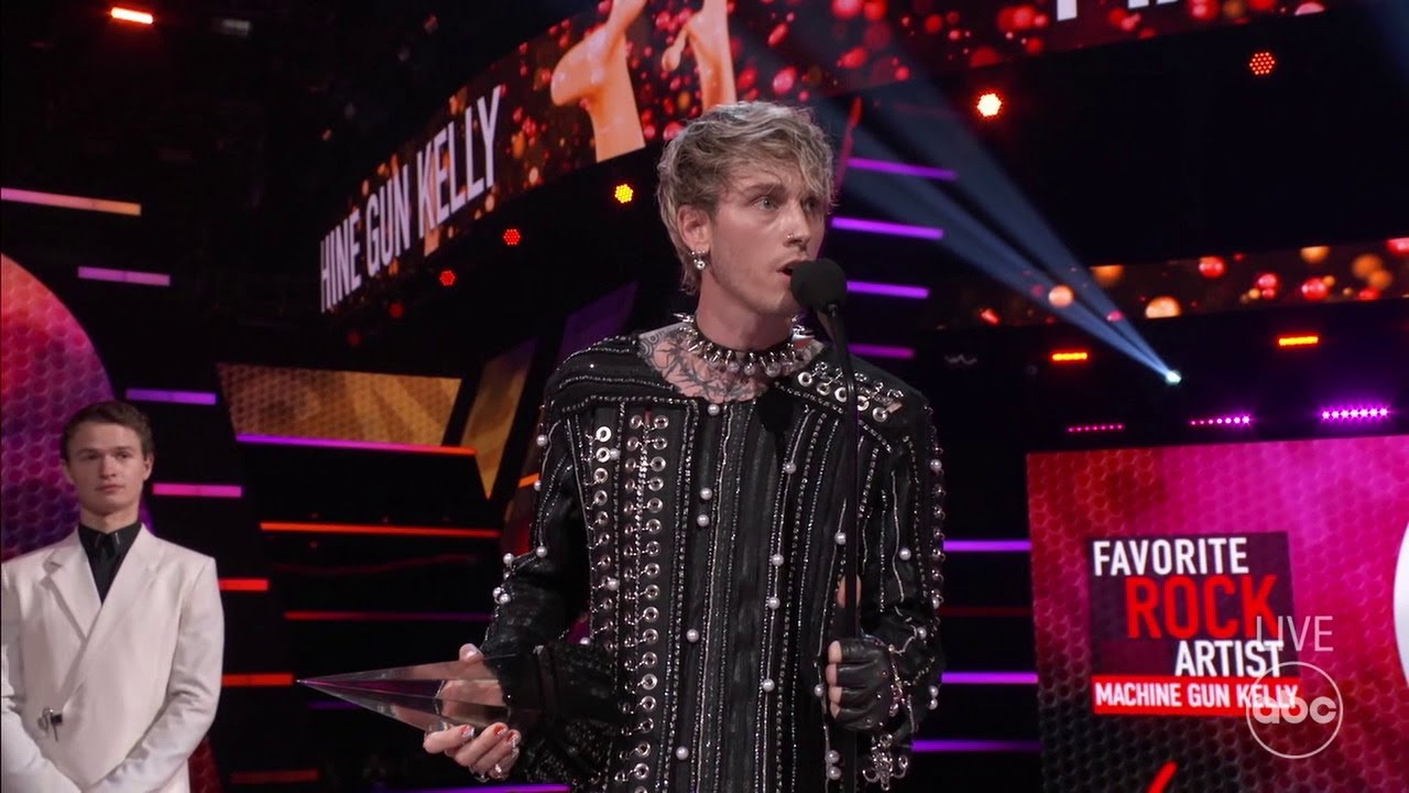 Machine Gun Kelly Accepts the 2021 American Music Award for Favorite Rock Artist - The American Musi