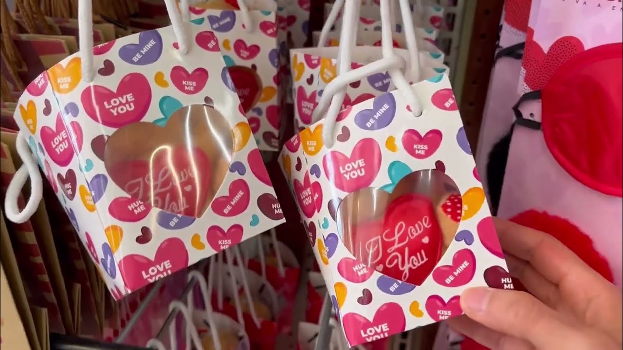 ASMR Blog #19 - Gum Chewing NO TALKING: “San Valentín en Waldo’s” ❤️ | Masticando Chicle Sin Hablar