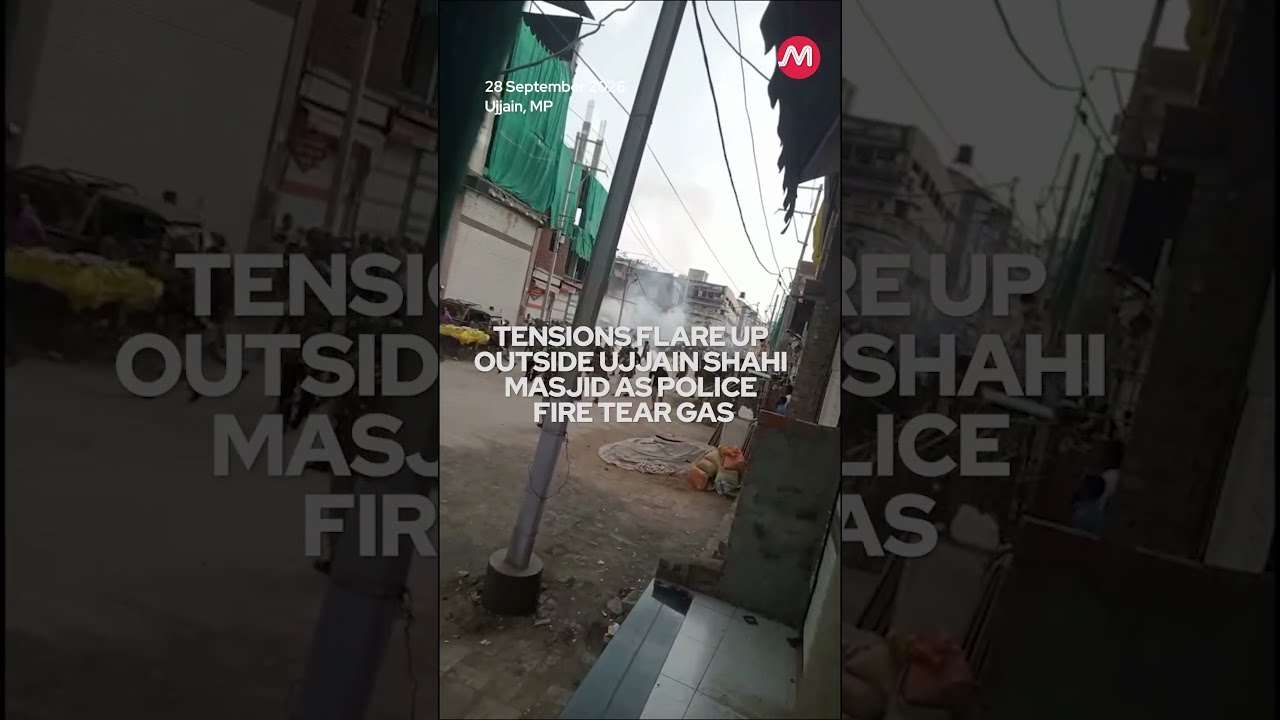 Tensions flare up outside Ujjain Shahi Masjid as police fire tear gas | Maktoob