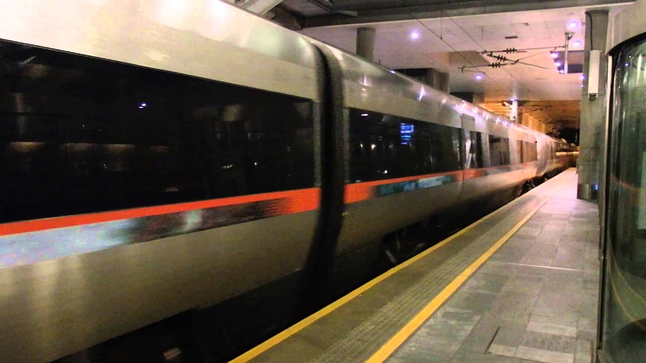 フリートーゲGMB71型 オスロ空港駅入線 Flytoget Airport Express Train