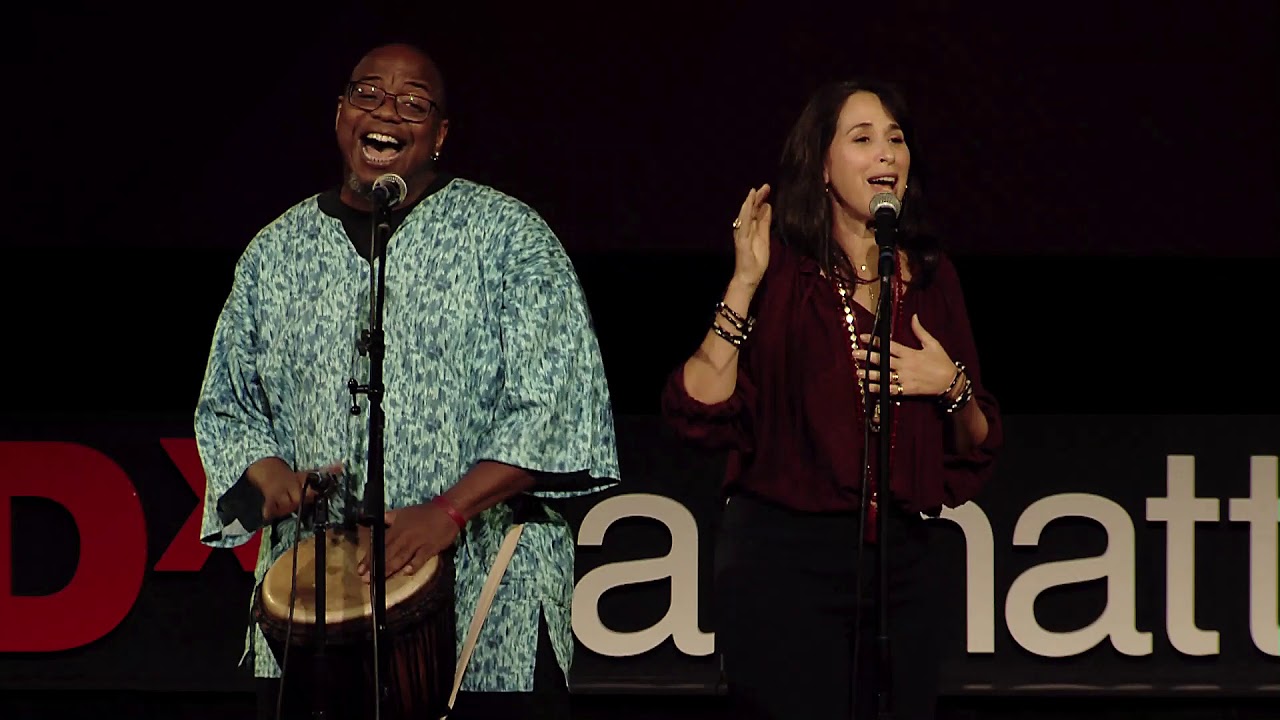 Audience sing-a-long: 