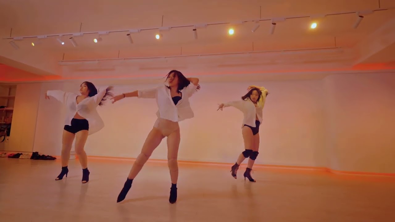 Dream Choreography by Angela (High heel twerk dance pratice)