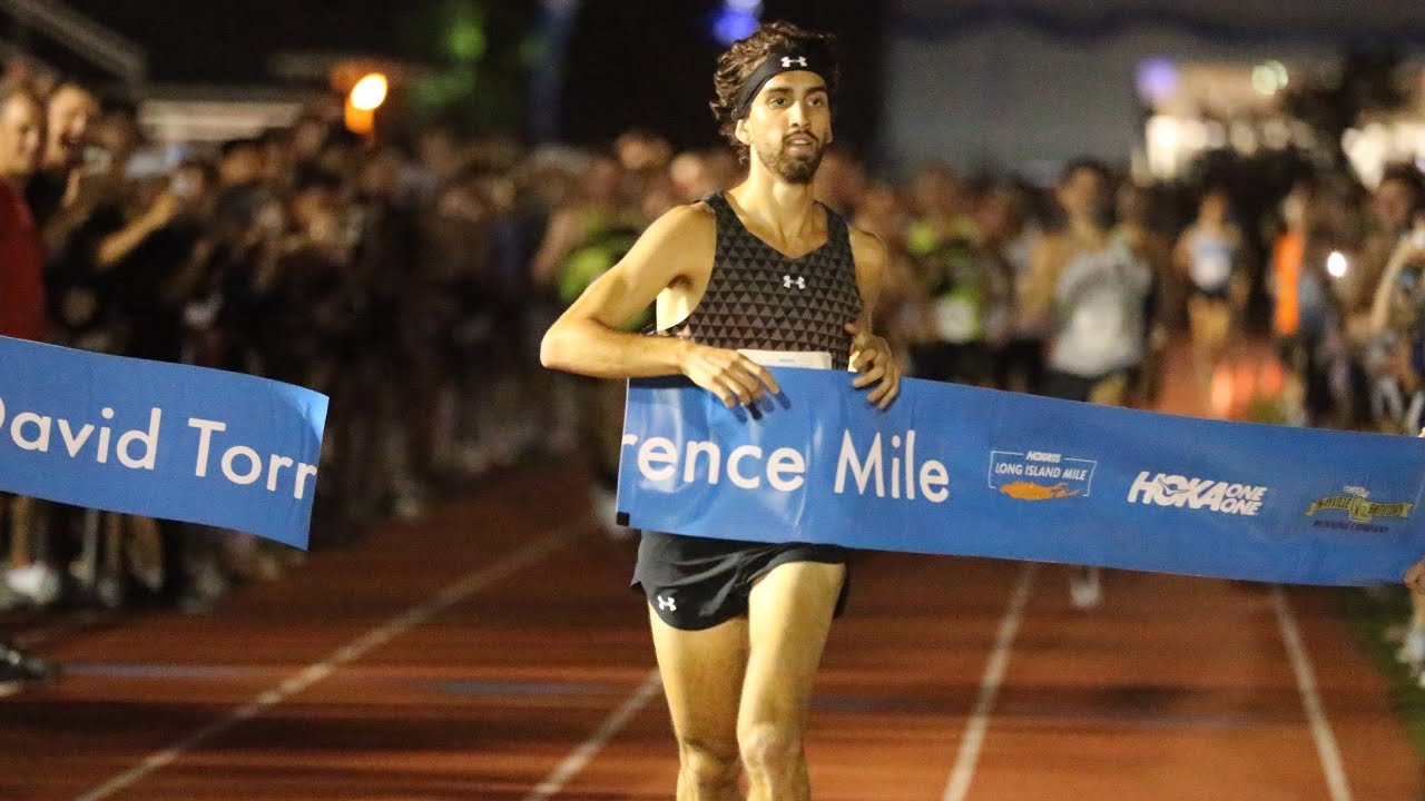 Морган Макдональд побеждает в забеге HOKA Long Island Mile 2019 года