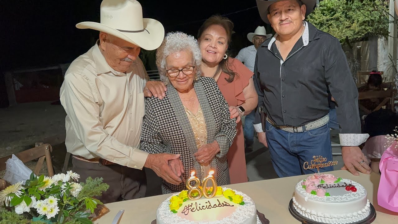 Cumpleaños de doña Graciela en pila de las oscuras
