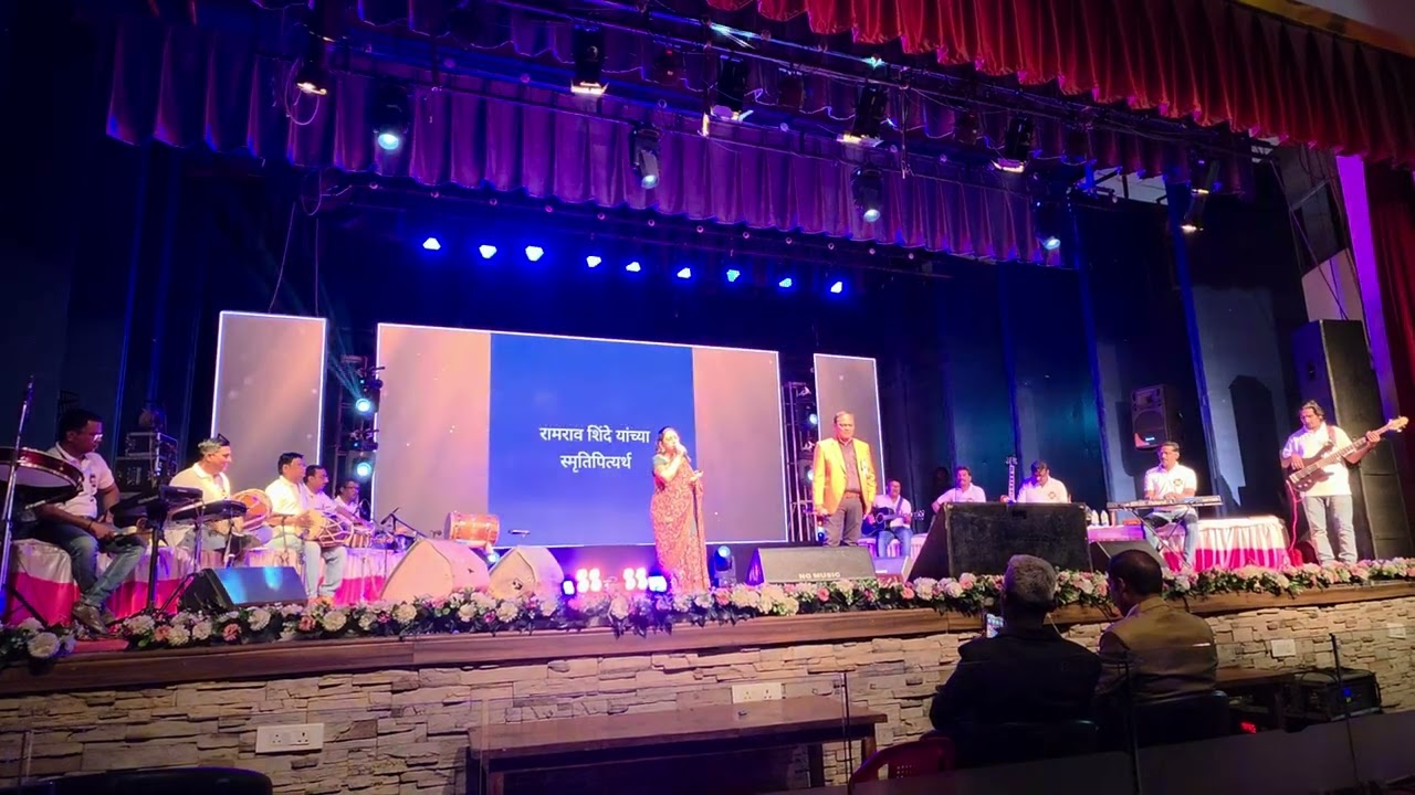 'Hum to tere ashik hai...' song live performance by Dr. Anjali Ambatkar 