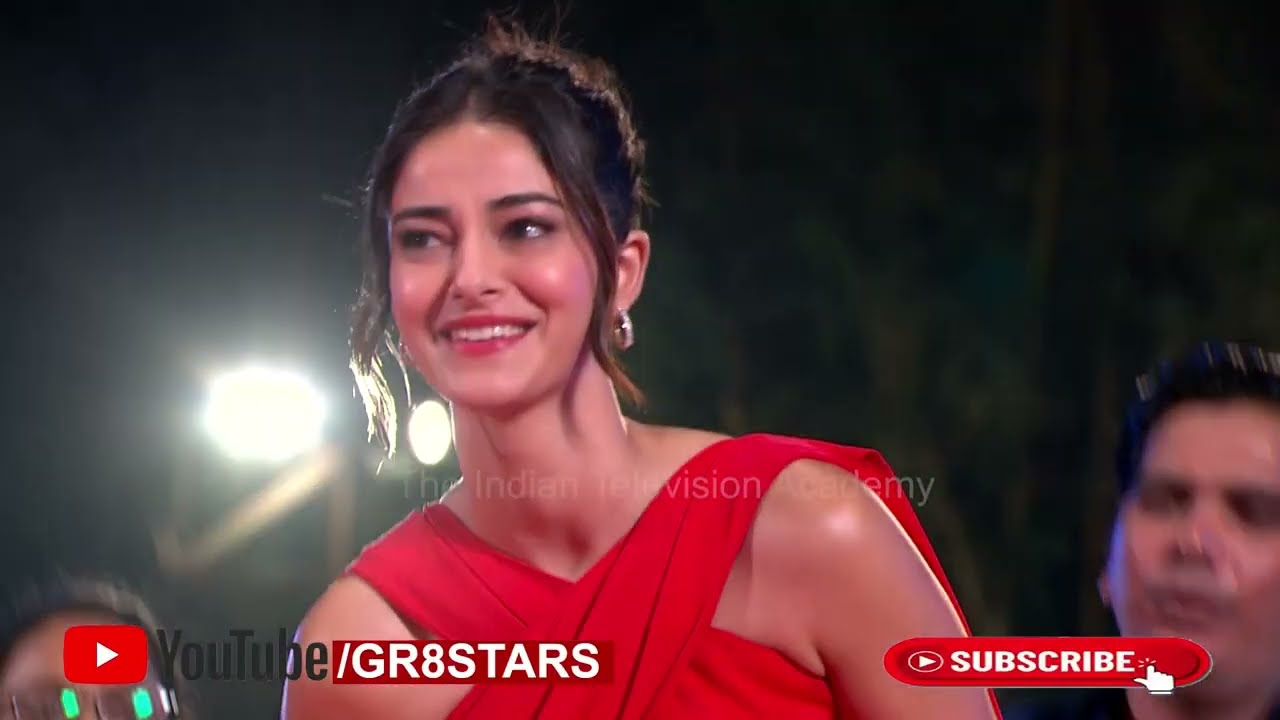 Best Debutant ka Award jeeta Ananya Pandey ne.