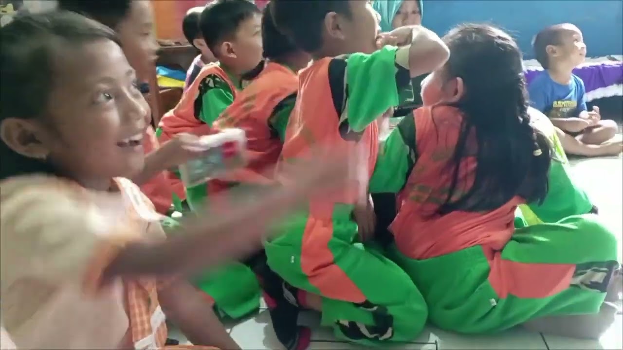 Kegiatan sebelum libur awal puasa.. (nobar)