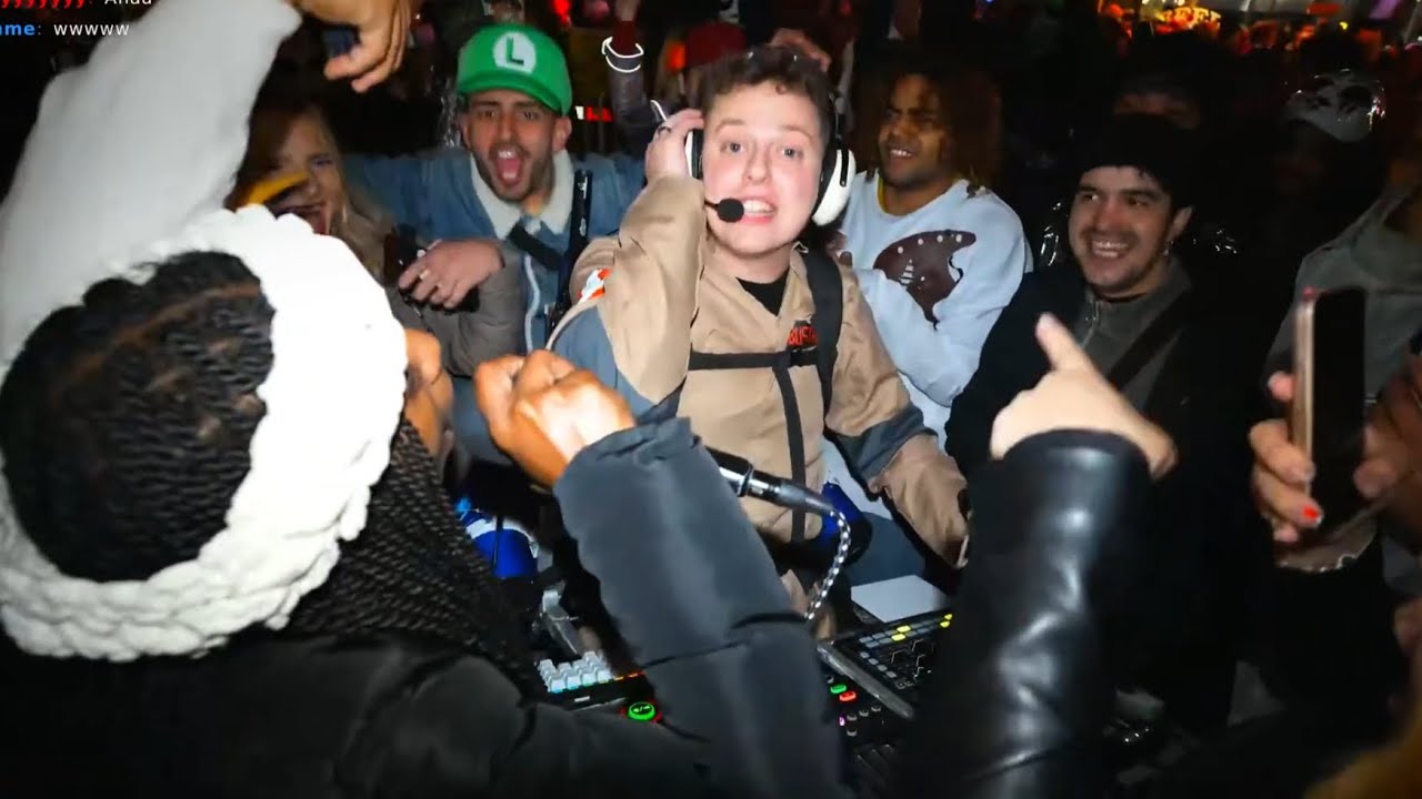 HALLOWEEN NYC | IRL STREAM