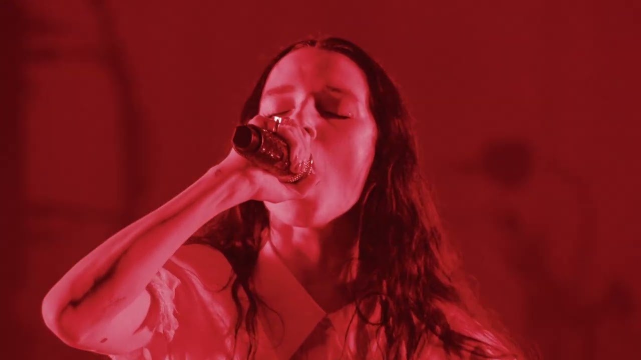 Poppy performs 