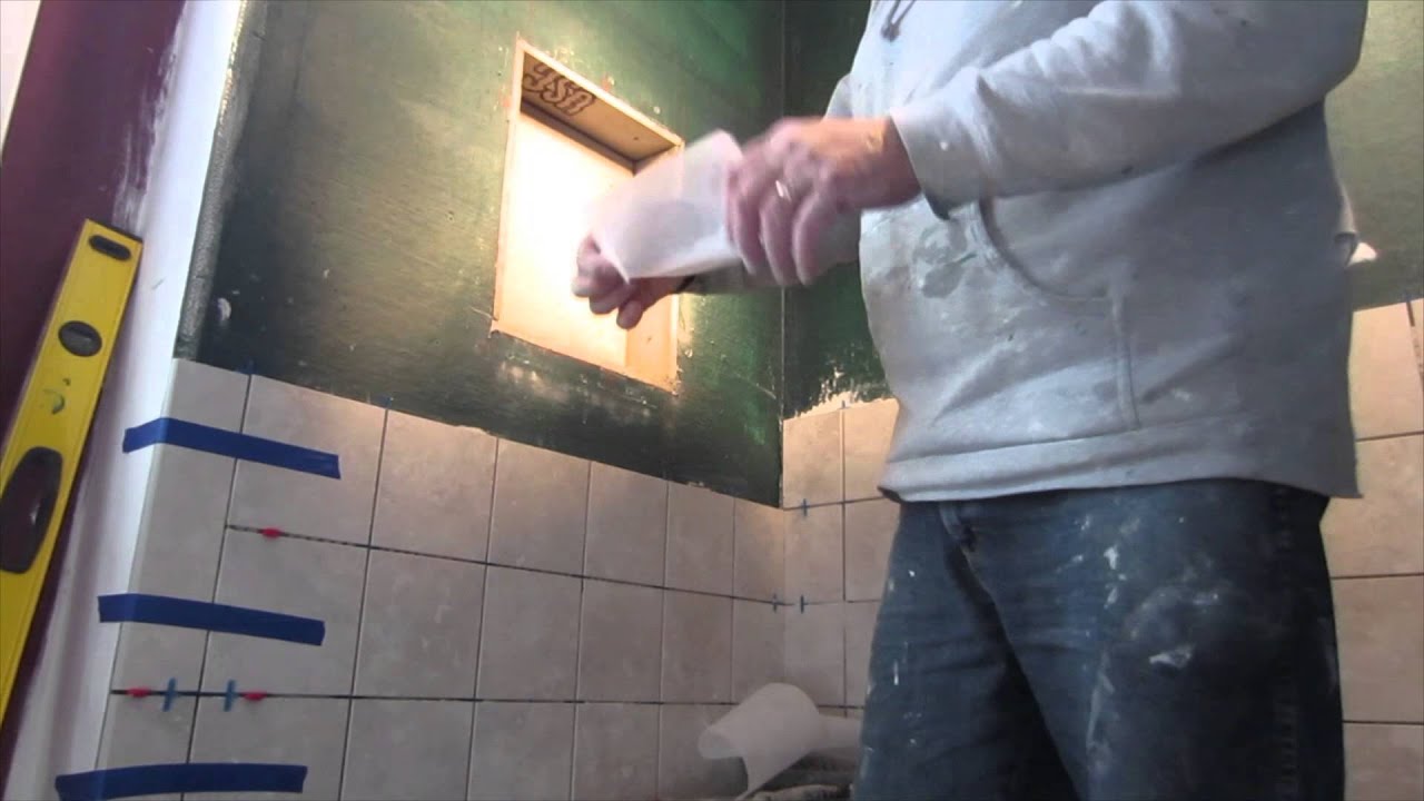 Как сделать углублённую нишу в душевой кабине из плитки: от начала до конца.