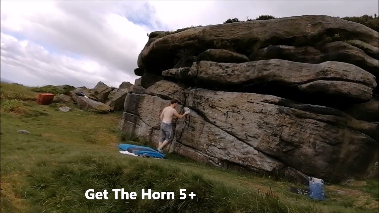 Summer bouldering at STANAGE FAR RIGHT (5+ - 6b+)