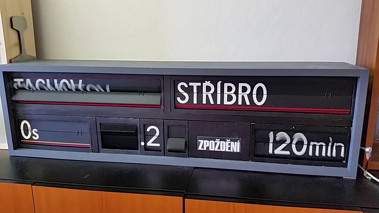 Informační tabule Pragotron (Signaltron) řízená přes Arduino (Split flap display / Fallblattanzeige