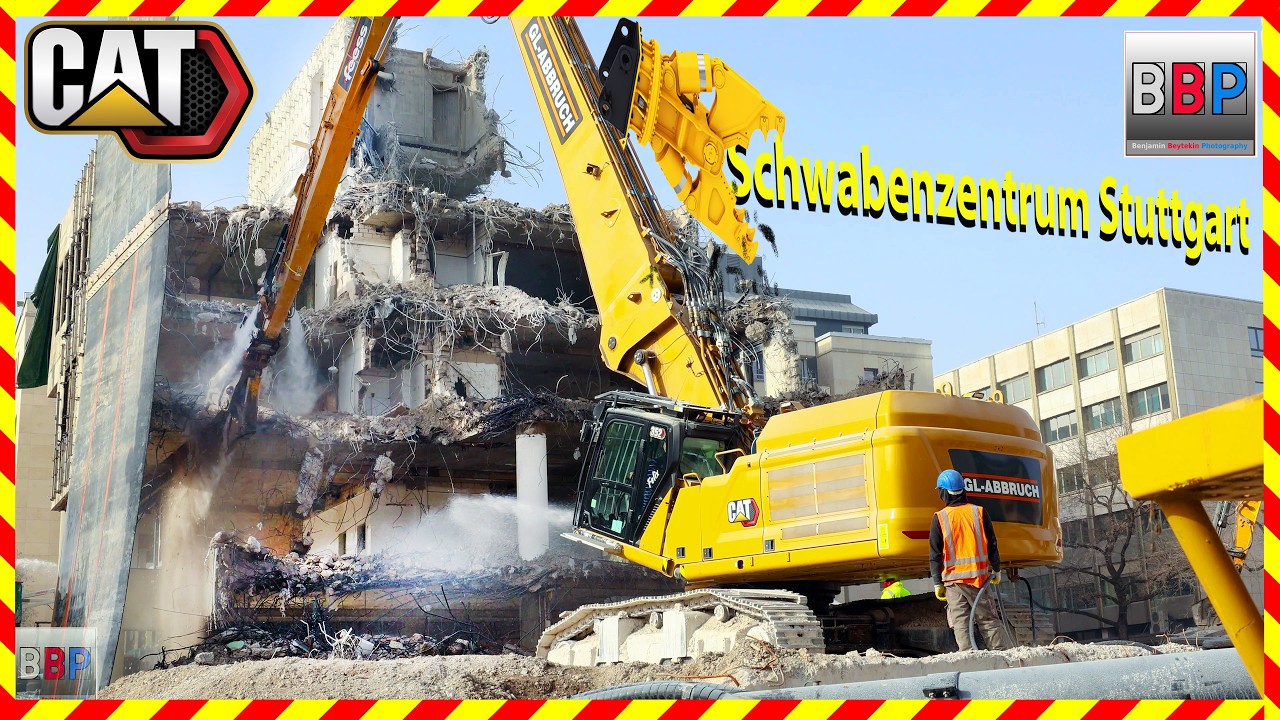 Abbruch Schwabenzentrum Stuttgart: CAT 352 UHD, Liebherr R 946, März 2026.