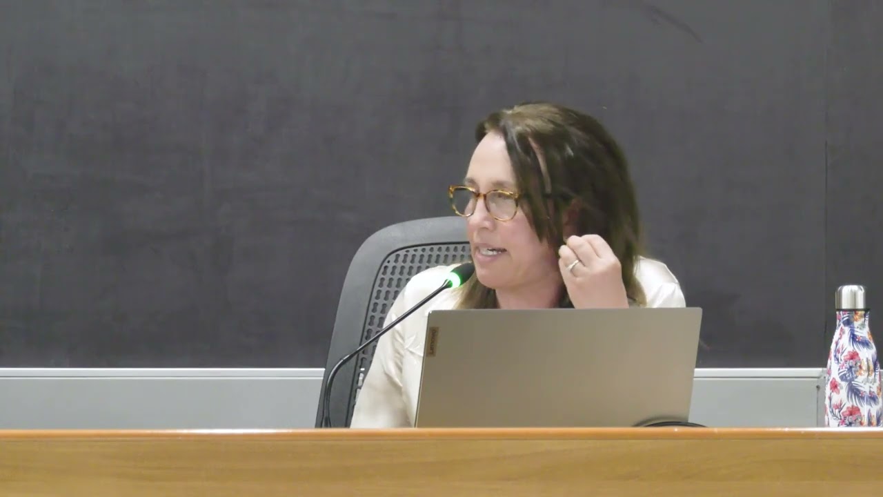 Liana Petralla, Archivi visivi: le sarte dell’abito tradizionale di Ruoti (PZ);