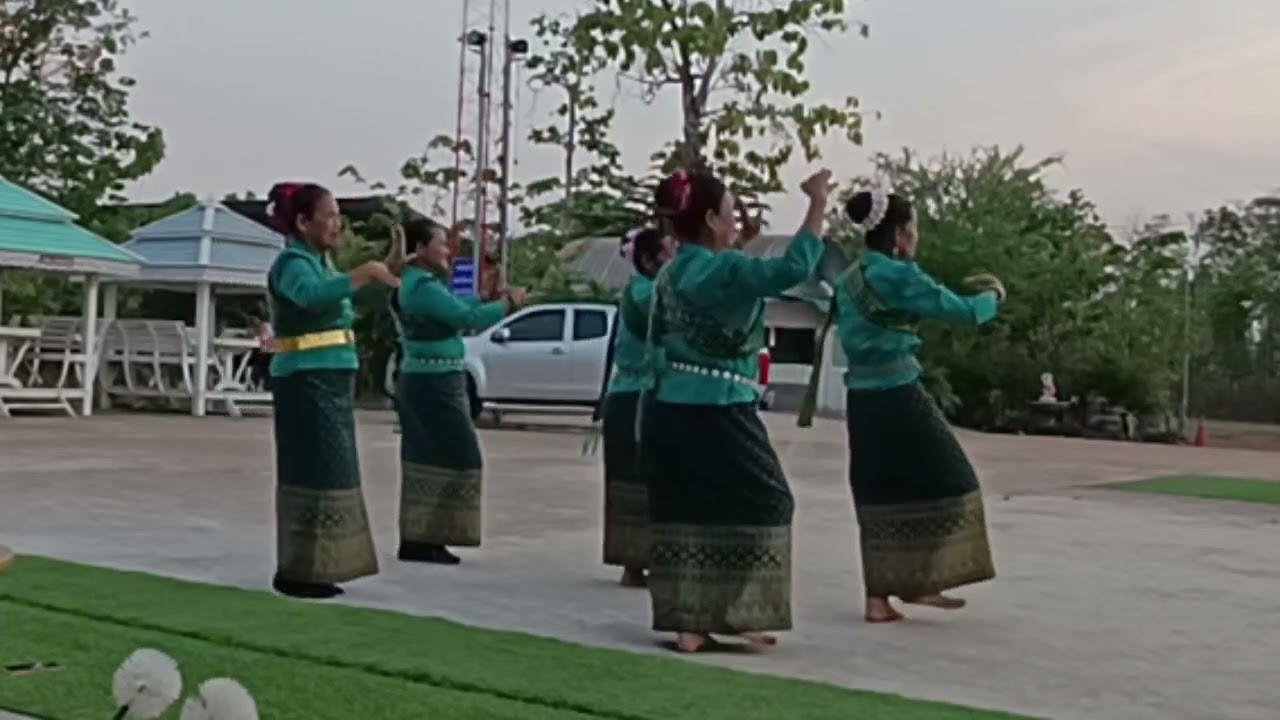 FC ได้โชคกับแม่ย่าช่อแก้วให้นางรำทั้ง 5 มารำถวายแม่ย่า