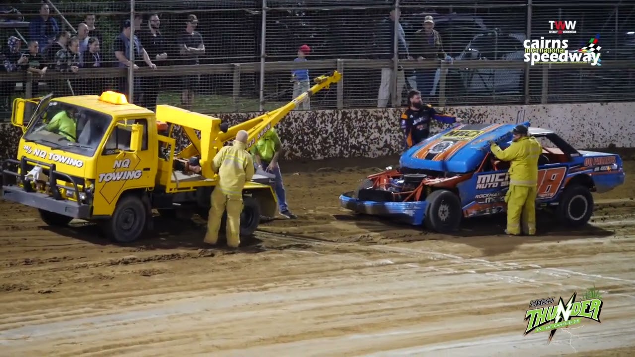 June 25th at TWW Cairns Speedway - Modified sedans feature race - Thunder in the Canefields