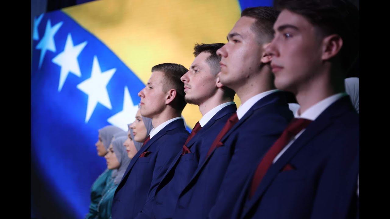 Svečana akademija i defile - Prva generacije maturanata Medrese 