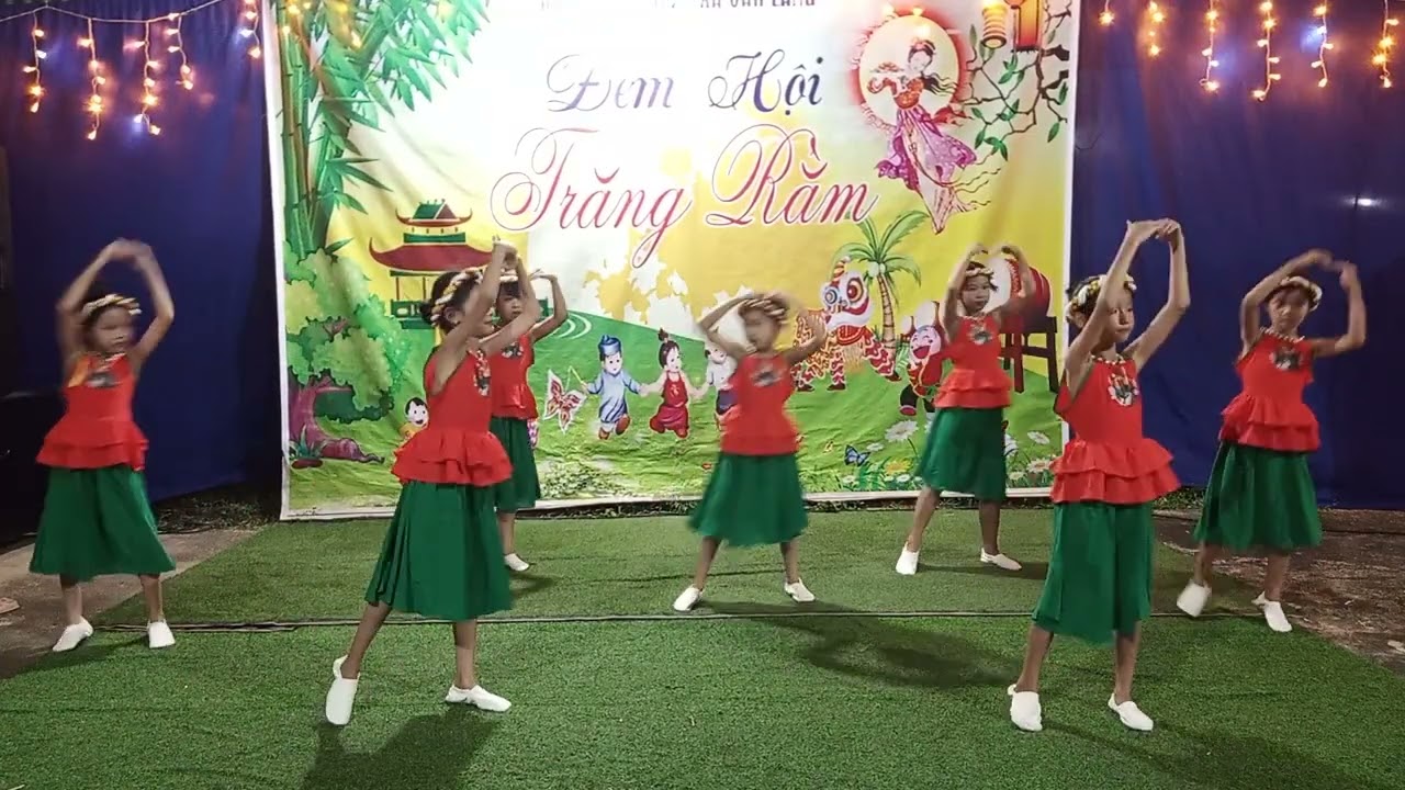 Vui tết trung thu 2025 khu 2 x&atilde; văn lang
