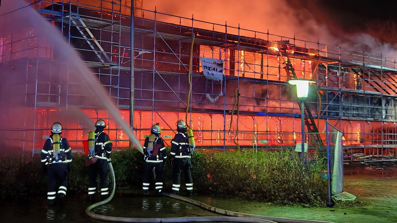 Großfeuer in Lohbrügge: 12-Millionen-Neubau der Grundschule Mendelstraße komplett abgebrannt