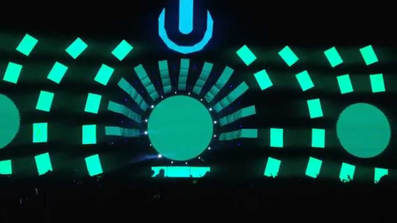Deadmau5 playing the veldt at ultra music festival 2014