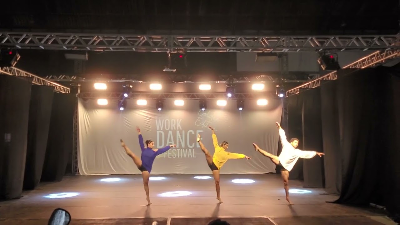 Amarelo, Azul e Branco - Escola de Dança Danielle Valois