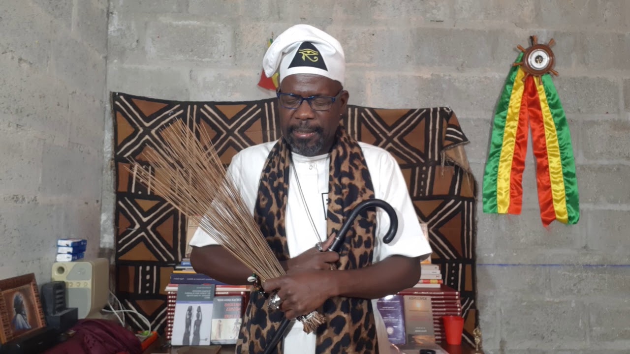 Nganga-Nlongi LUKAYA Zu - Prière à nos Ancêtres Kongo - Video 2