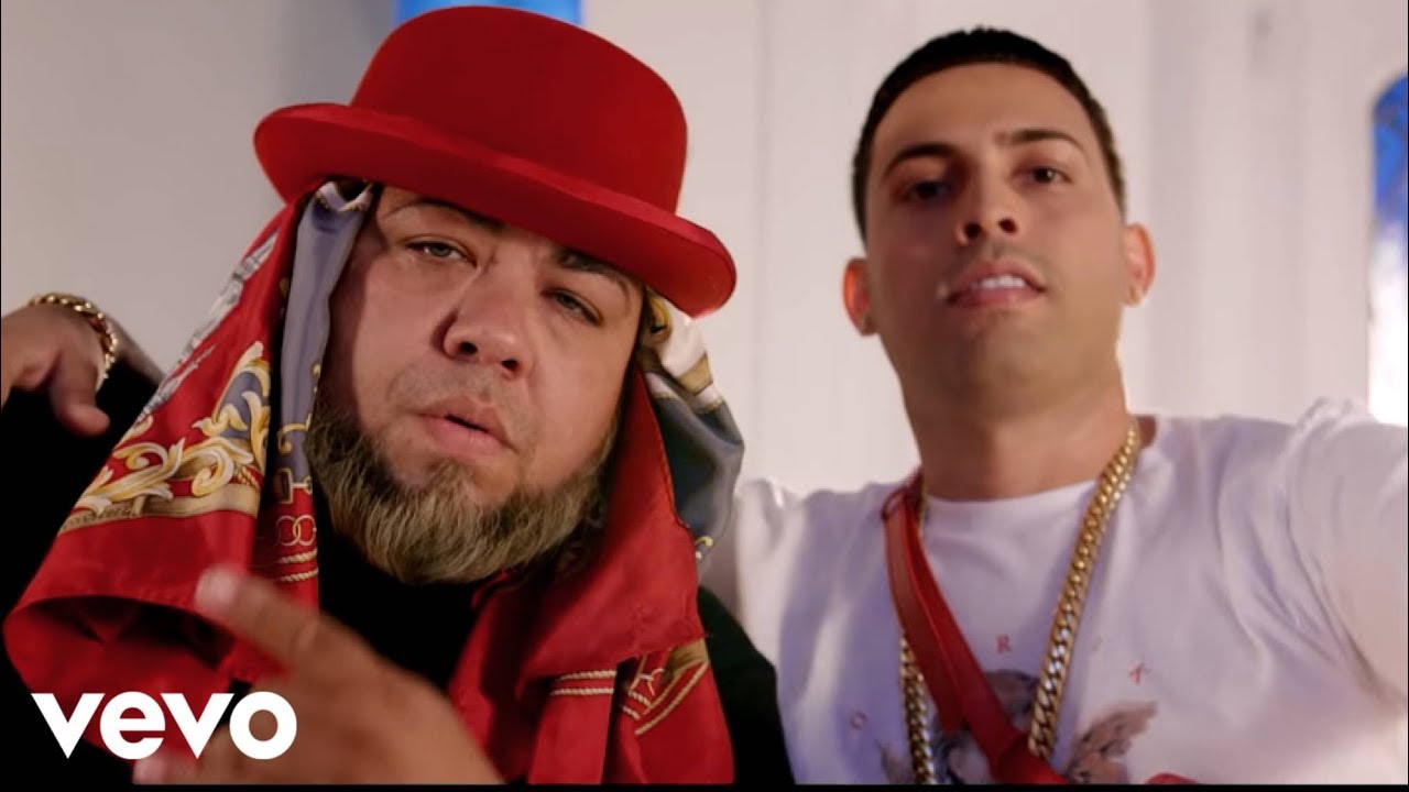 Juanka, &Ntilde;ejo - Me Va A Extra&ntilde;ar