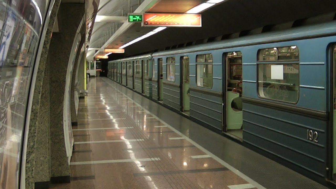 Budapest; Metro M2