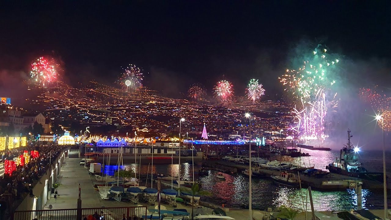 New Year's Eve in Madeira - Show of Fireworks (from Pestana CR7)