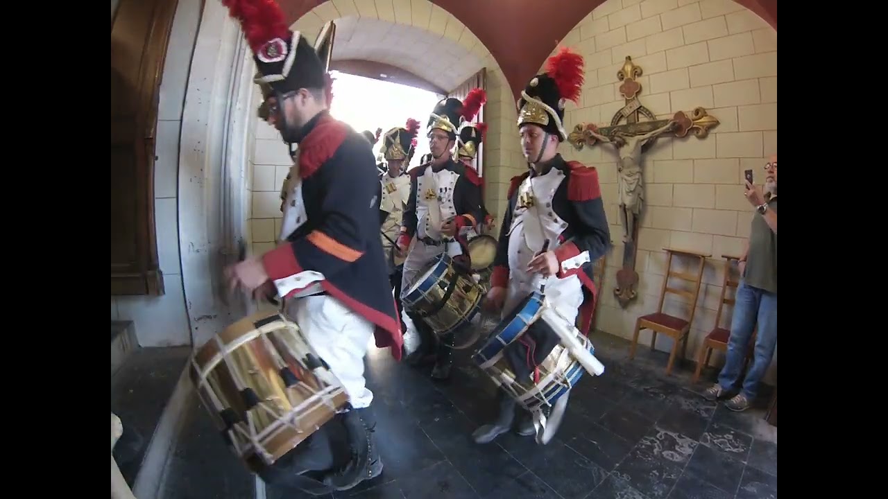 Thuin Saint Roch 2022 arrivée du second régiment des grenadiers à pied à l'église ND
