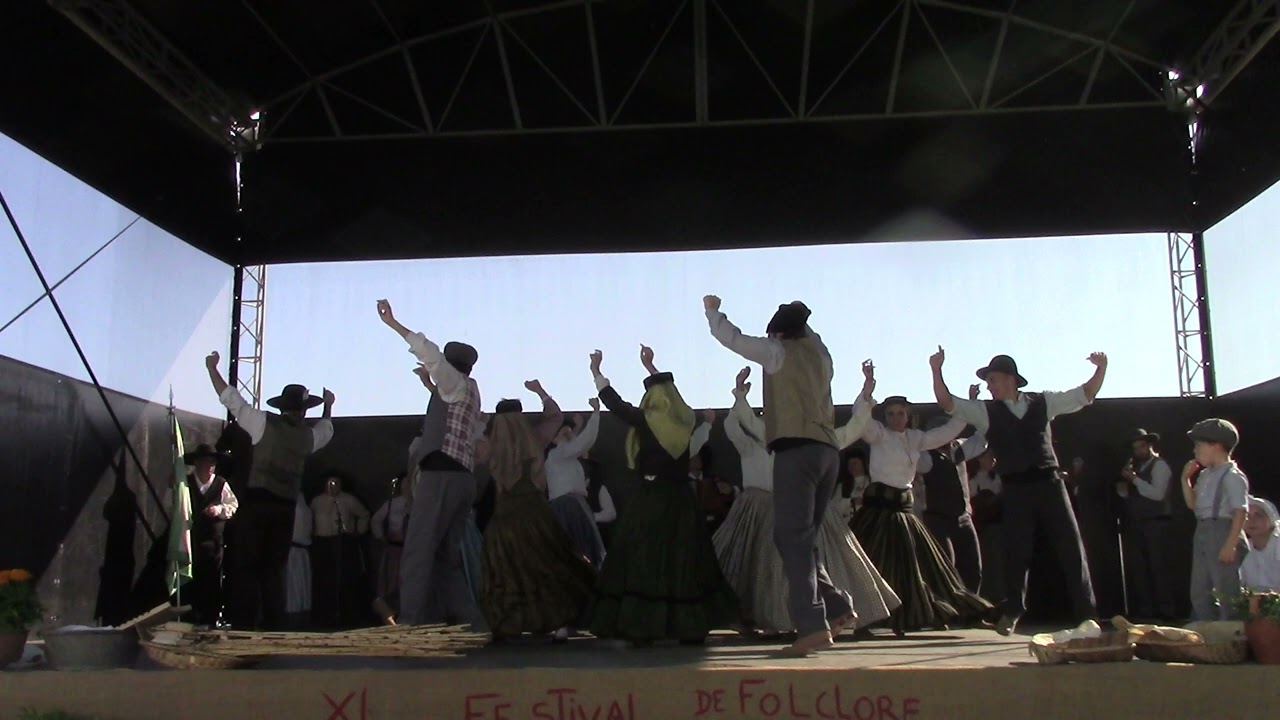 GRUPO FOLCLORICO ´´OS FOGUETEIROS DE ARADA -- OVAR