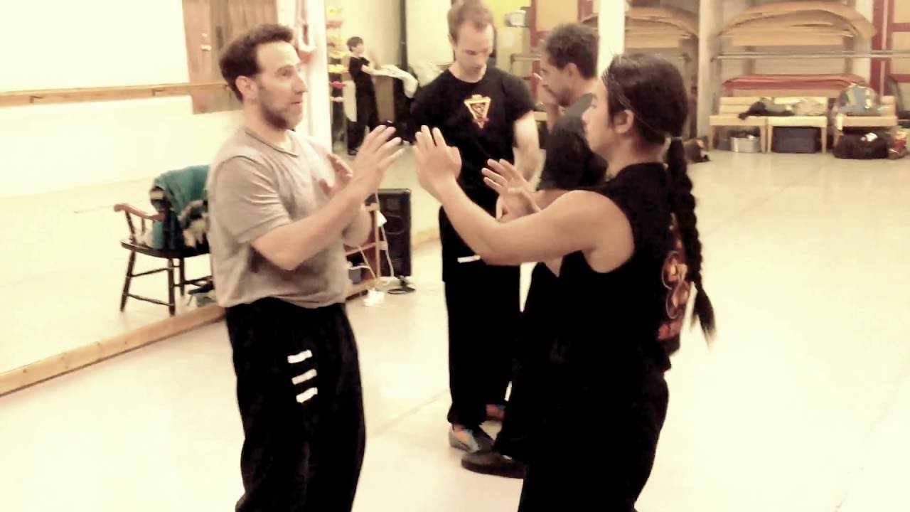 Integrative Wing Chun Entry drill created by Sifu Dennis