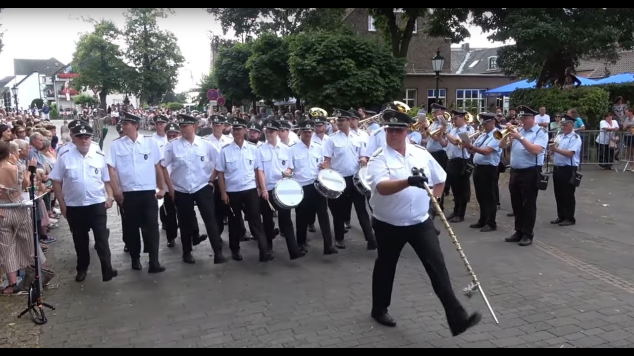Schützenfest 2024 in der Zollfeste Zons. Die große Sonntags-Königsparade