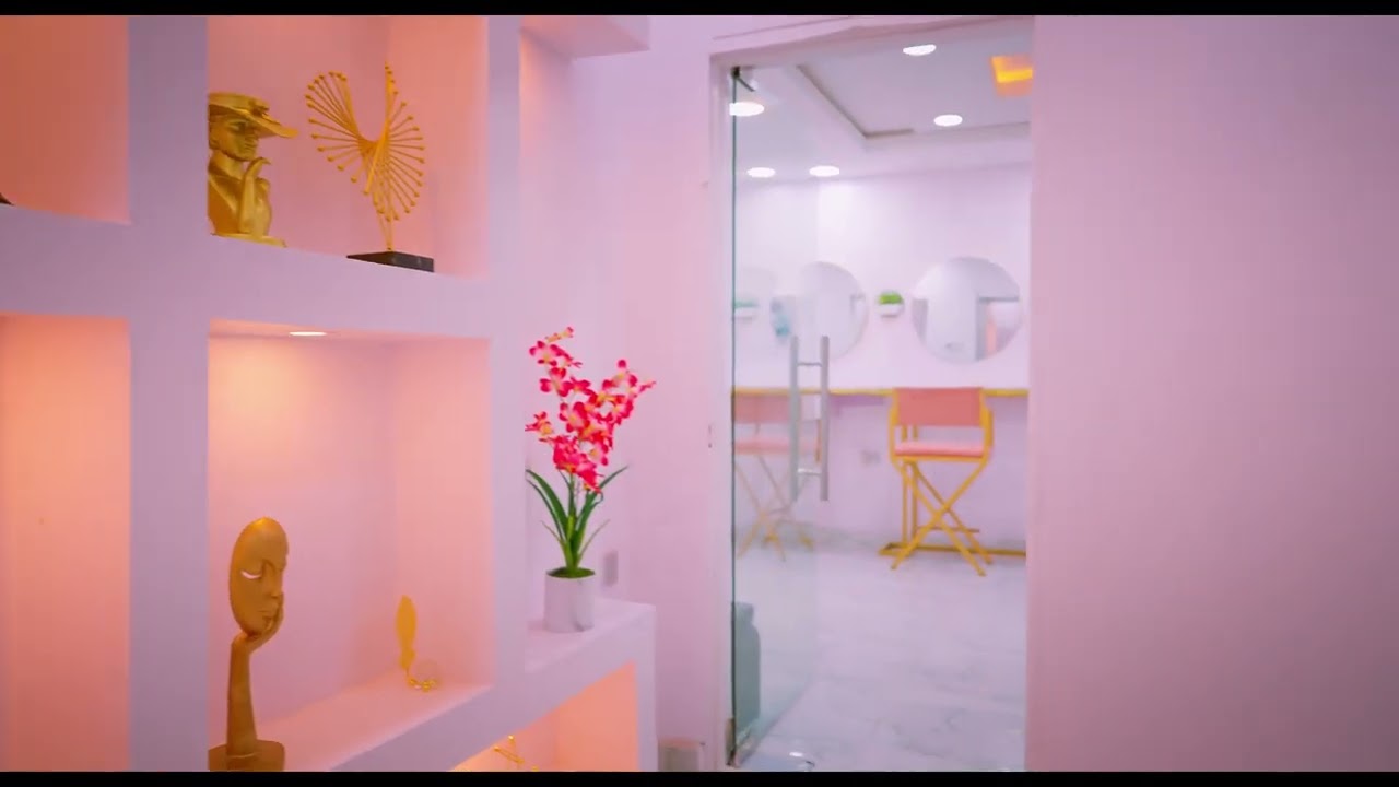 Dumsi Makeup Studio