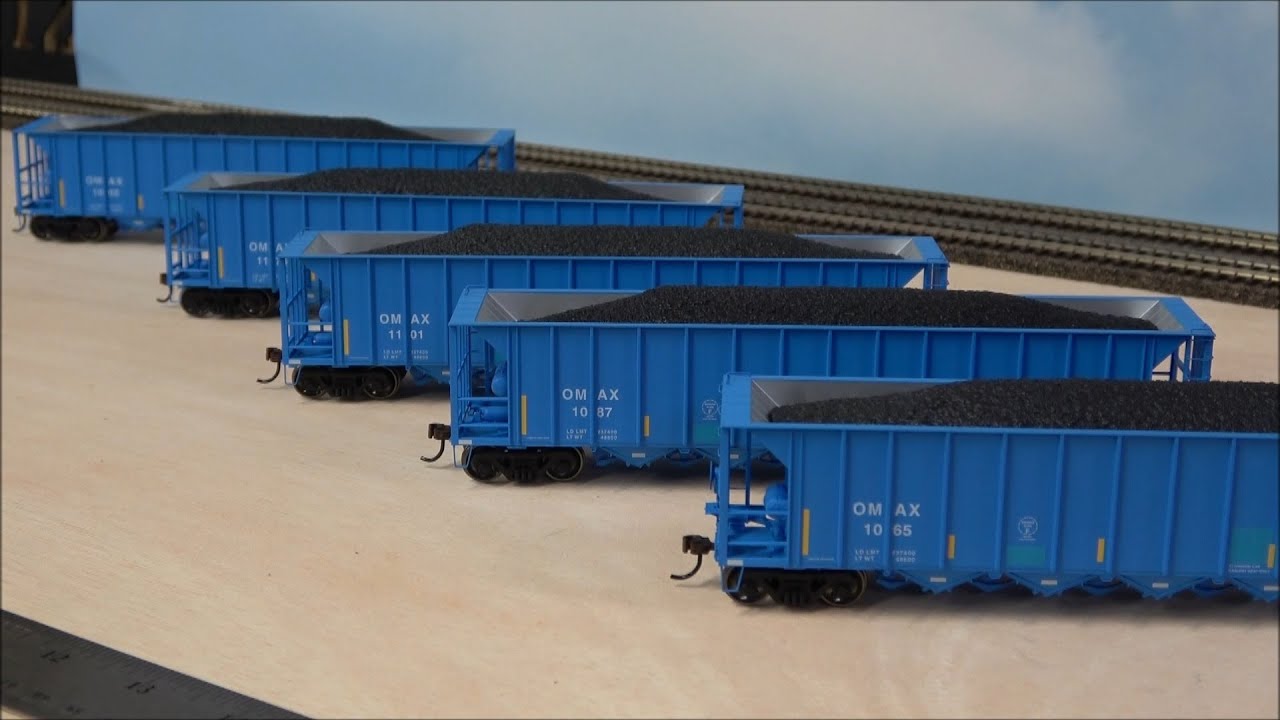 Review: Athearn HO RTR 5-Bay Rapid Discharge Hopper OMAX