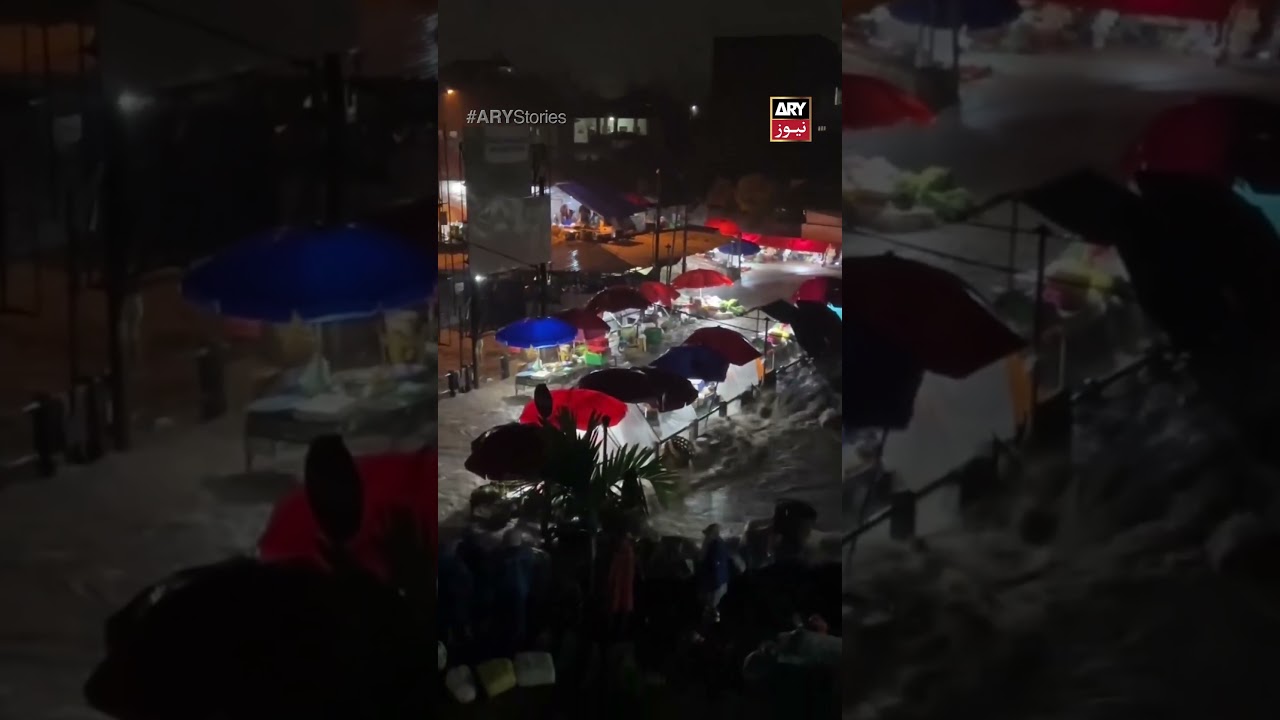 Severe flooding in Denpasar collapses building, inundates markets