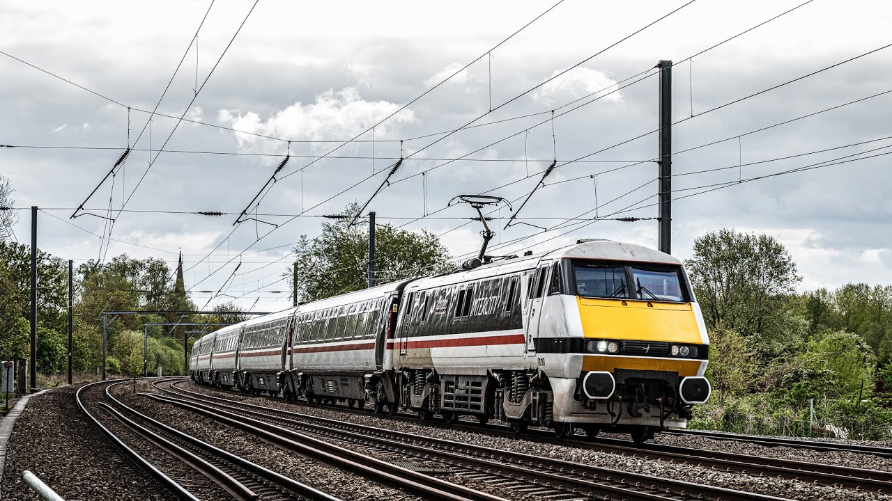 Trains at The Offords, ECML | 24/04/24