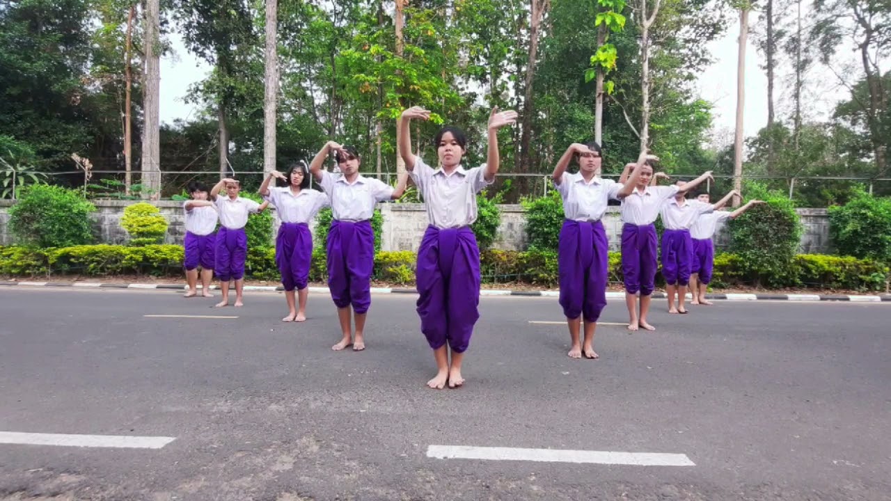 ท่ารำเพลง ลม ม.5/2