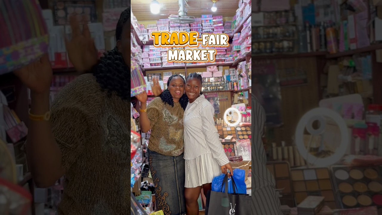 Я пошла на торговую ярмарку за своими наборами косметики.