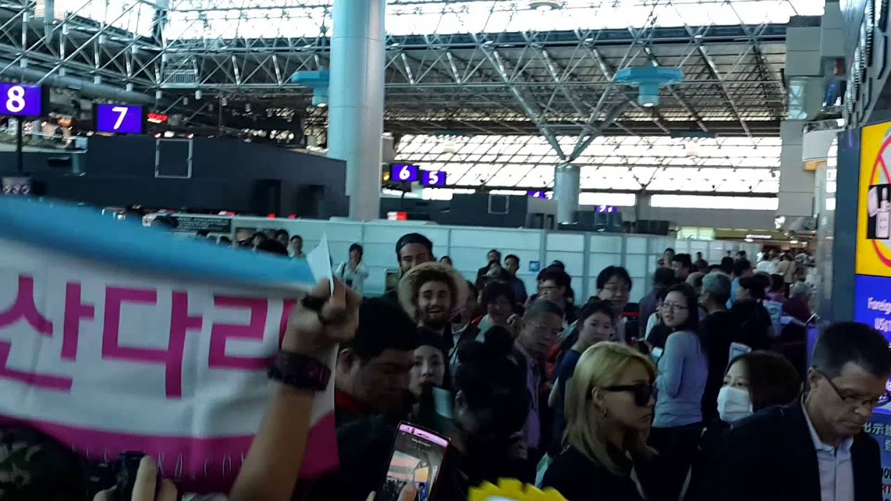 140428 2NE1 Taiwan Taoyuan Airport
