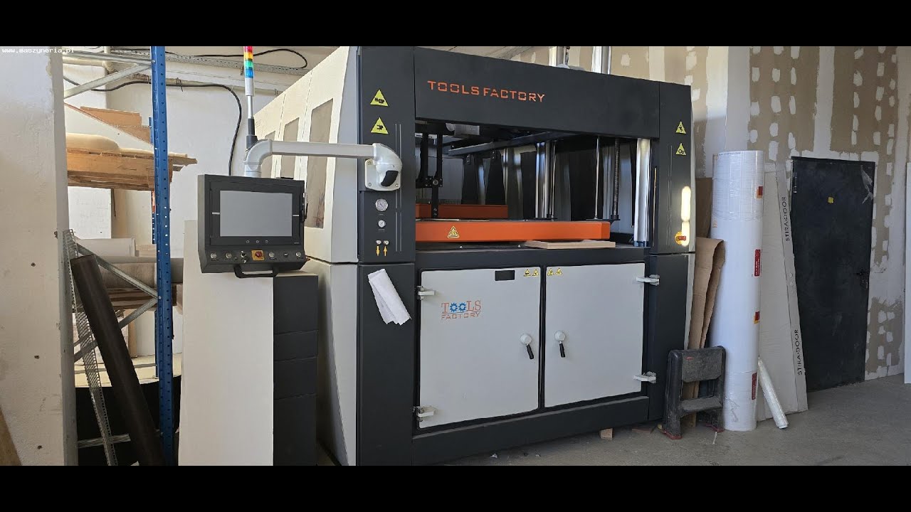 Termoformierka pr&oacute;żniowa TOOLS FACTORY TF SMARTLINE 150 PLUS