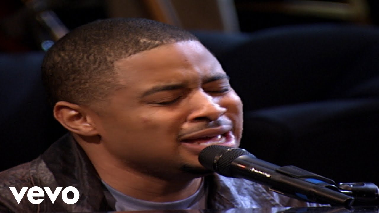 Bill & Gloria Gaither - I Need You Now [Live] ft. Smokie Norful