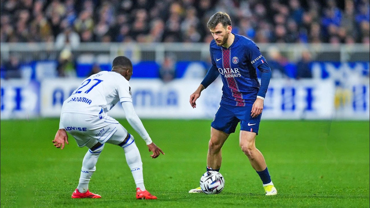 Kvaratskhelia is a Monster with PSG !! Crazy Skills 🔥