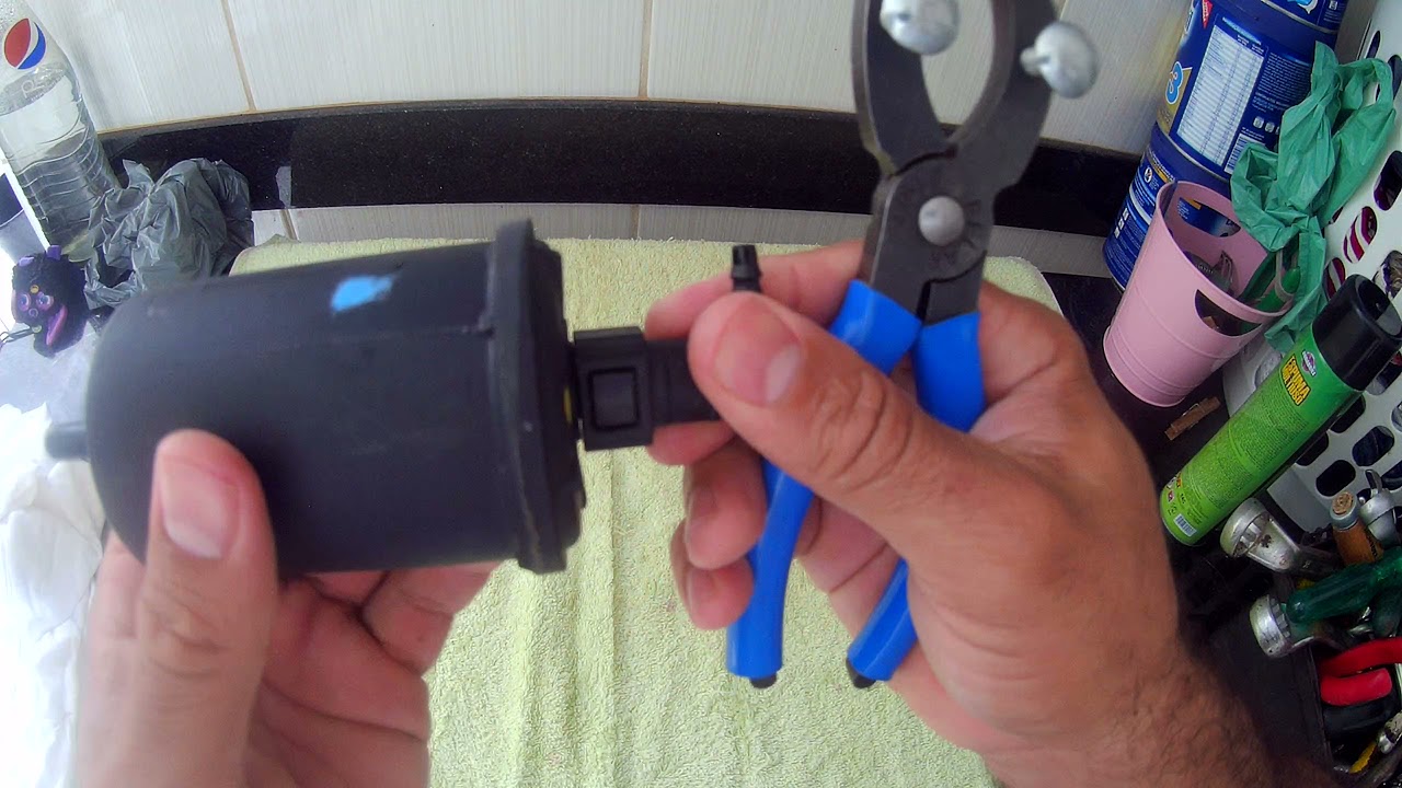 Como usar o alicate pra retirar filtro de combustível.