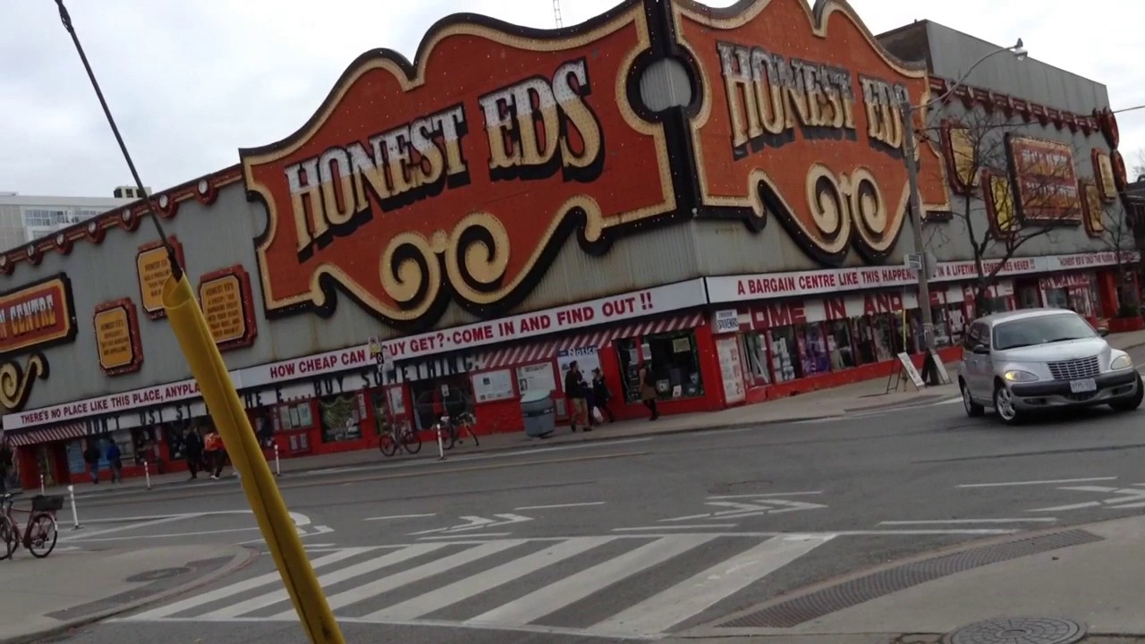 Honest Ed's closing in Canada