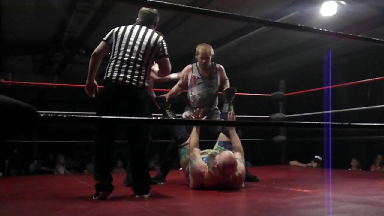 Corey Dye and Vance Knuckles VS  The Centerfolds